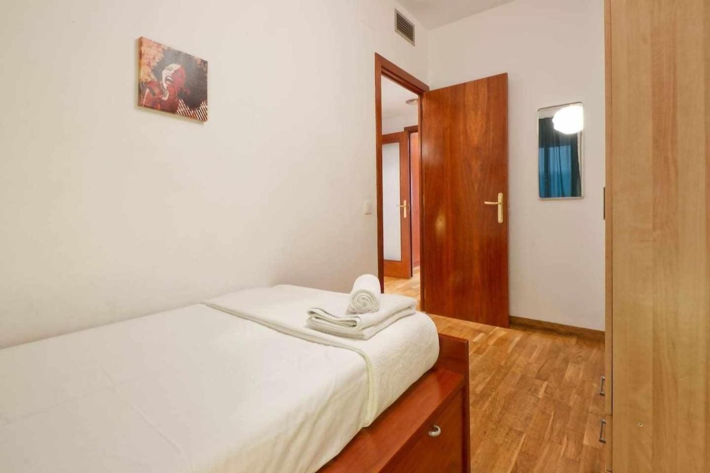 Comfortable 4 Rooms 2Bath W Balcony บาร์เซโลนา ภายนอก รูปภาพ