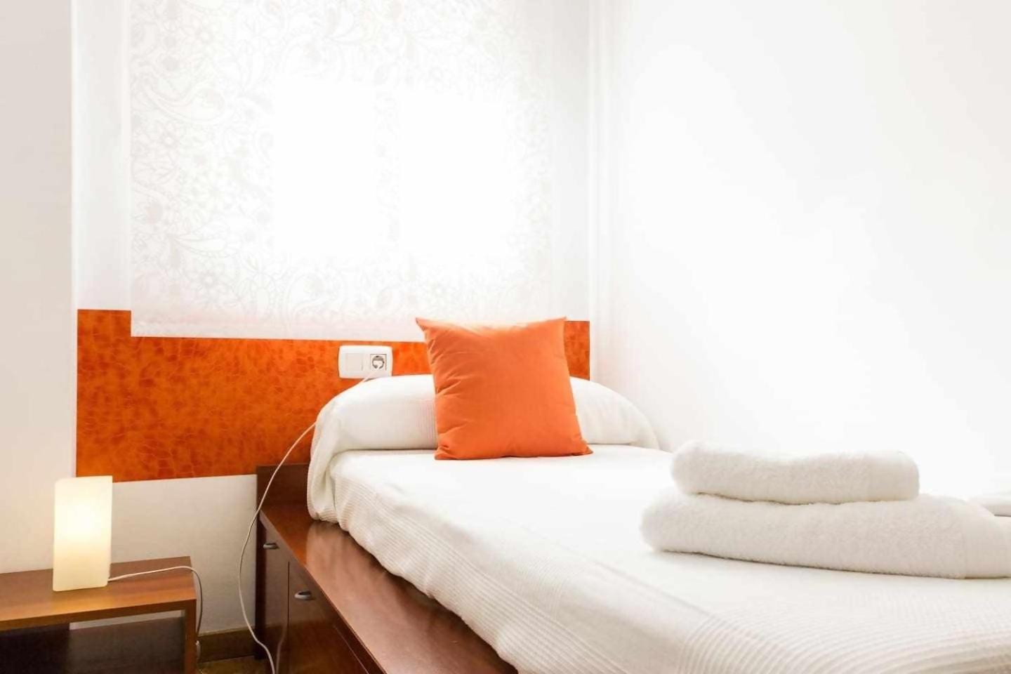 Comfortable 4 Rooms 2Bath W Balcony บาร์เซโลนา ภายนอก รูปภาพ