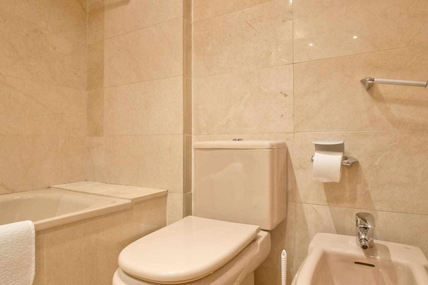 Comfortable 4 Rooms 2Bath W Balcony บาร์เซโลนา ภายนอก รูปภาพ